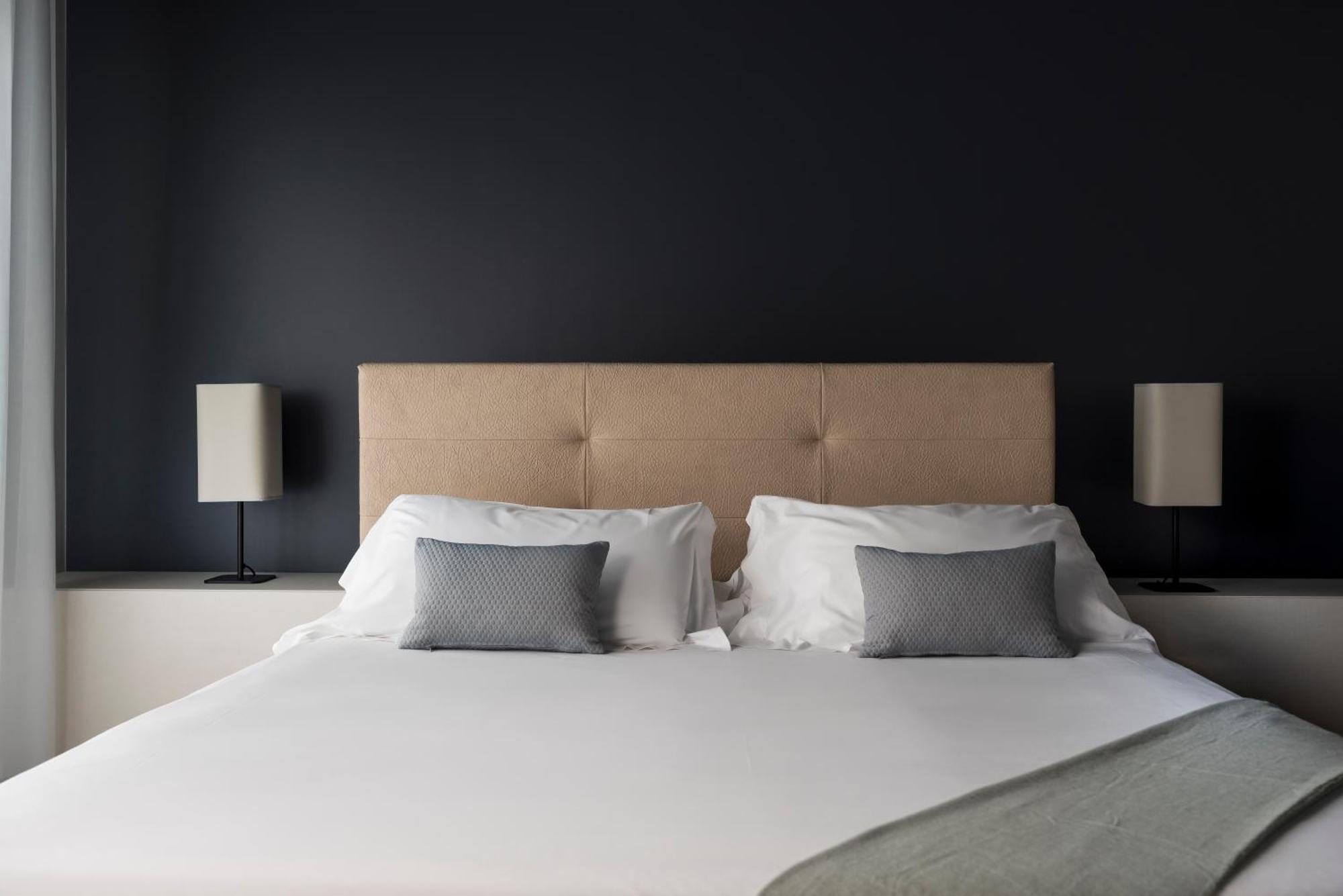 Double Room,1559626255:JPEG